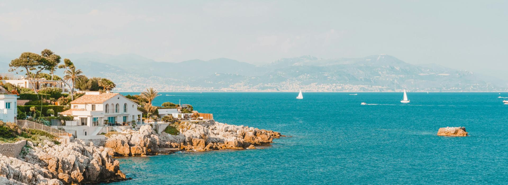 Antibes Deesse incoming