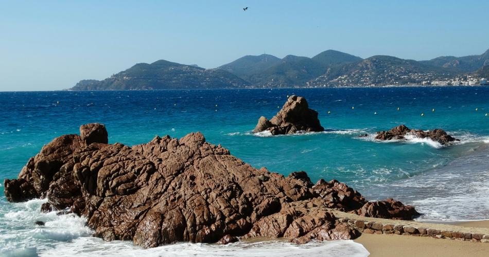 Cannes -coast - Déesse incoming.jpg