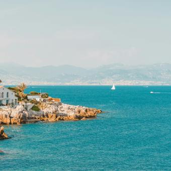 Antibes Deesse incoming