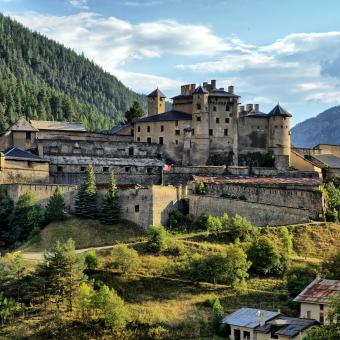 Chateau ville vieille Déesse incoming
