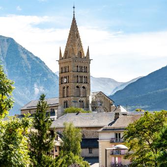 Cathédrale ND du réal Embrun - déesse incoming